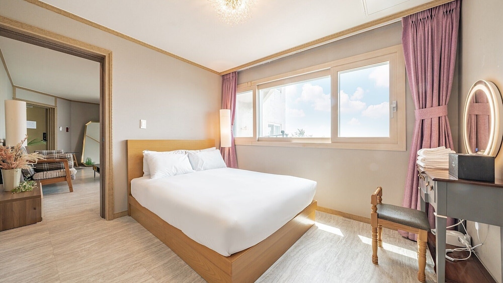 J.View Hotel 14/43
