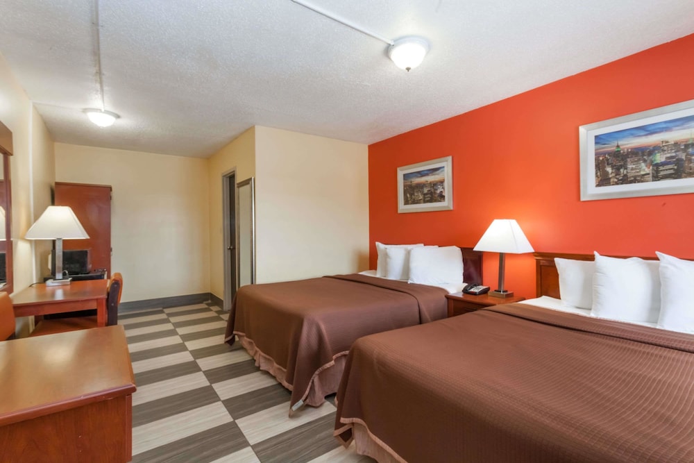Travelodge by Wyndham Jersey City 7/22
