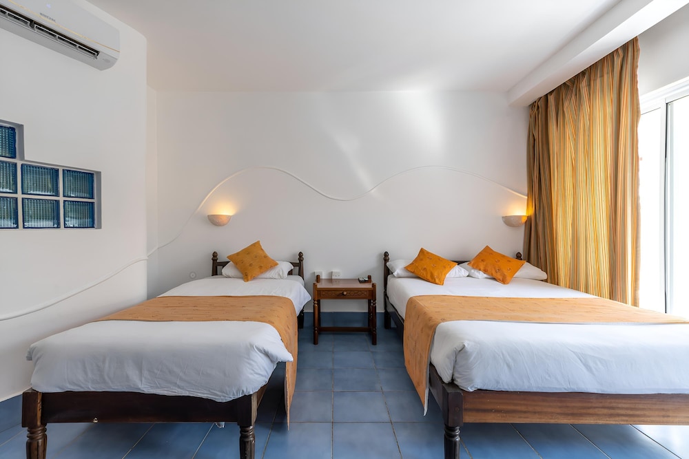 Sun N Sand Beach Resort 6/50