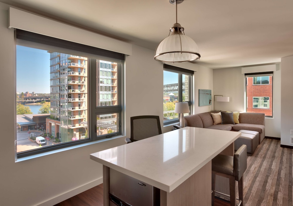 Hyatt House Portland/Downtown 40/66