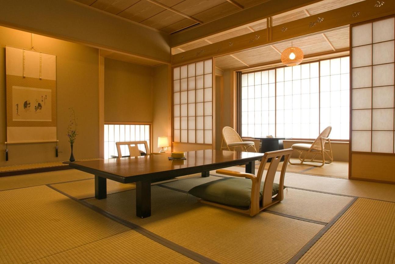 Japanese, Deluxe, South Wing