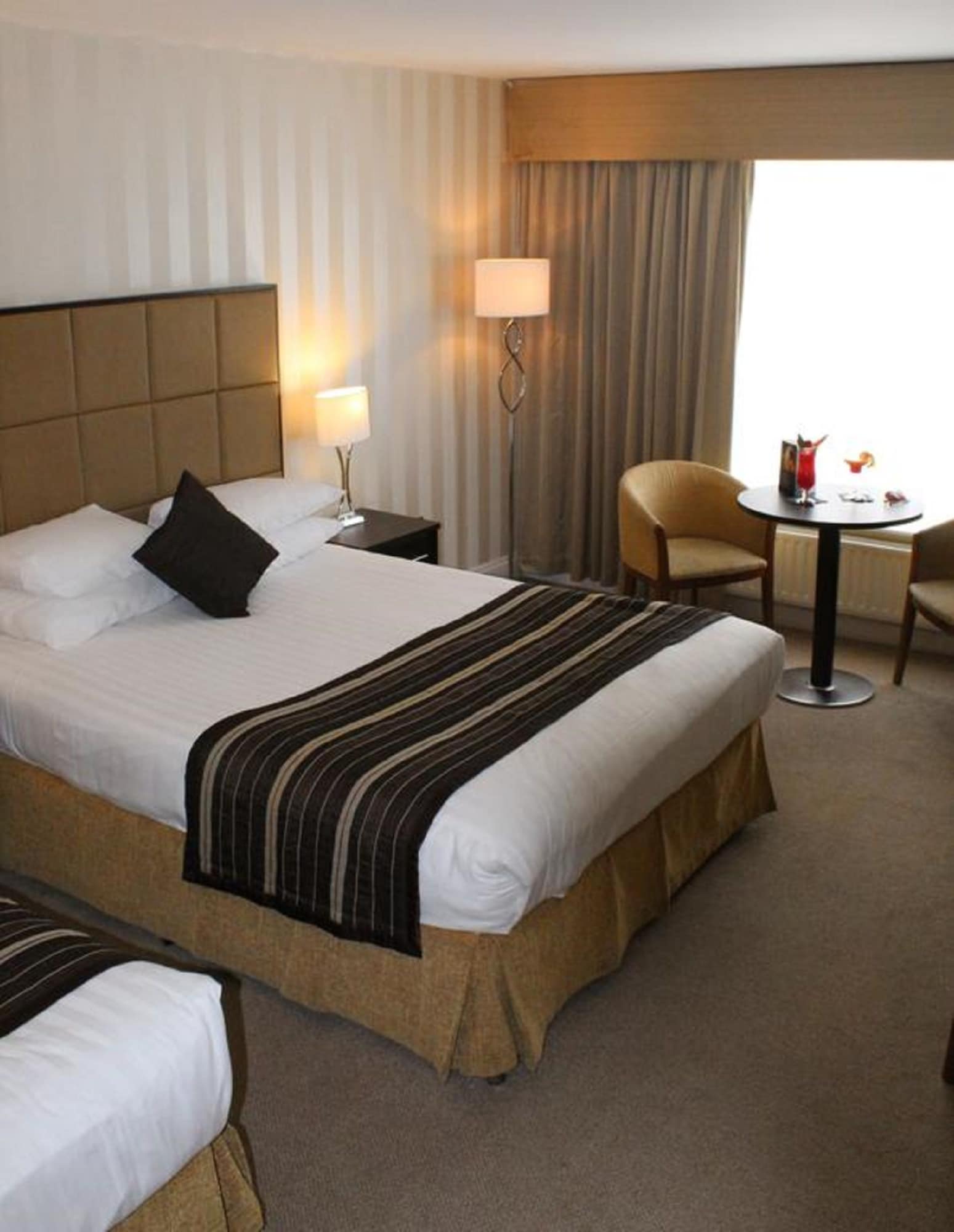 ROOM, 1 DOUBLE AND 1 SINGLE BED