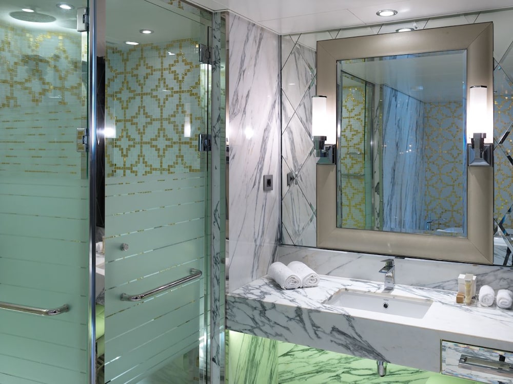Super, Suite, King Bed