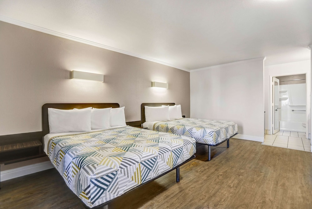 Motel6 Lodi, CA 17/47