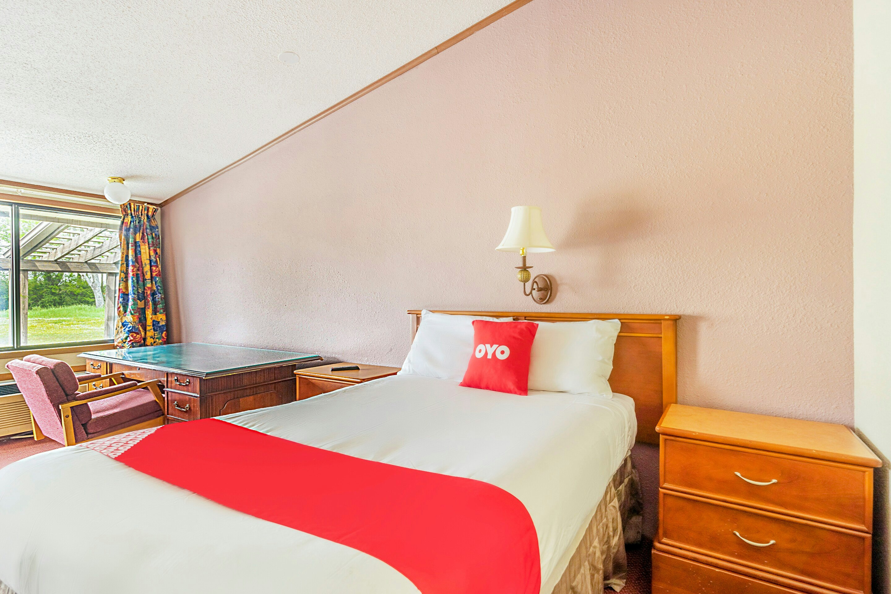 OYO Hotel Daleville AL Hwy 84 37/75