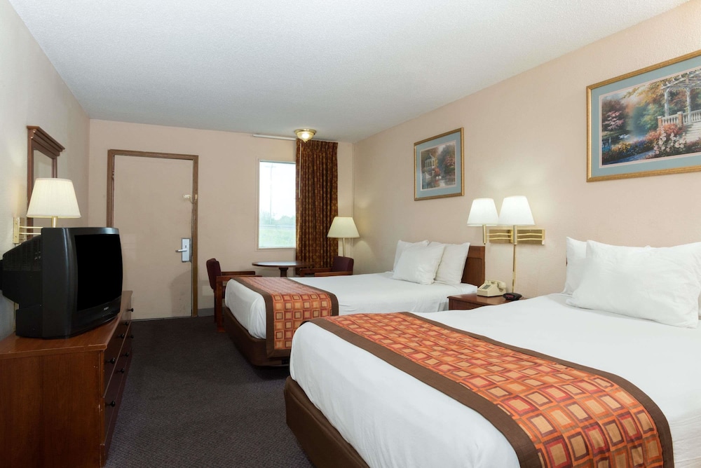 Days Inn By Wyndham Indianapolis East Post Road 20/54