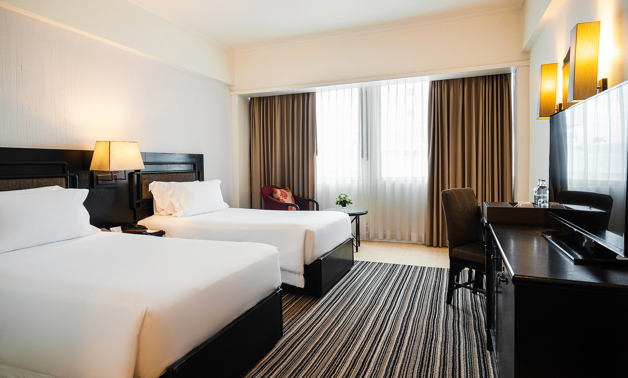 DELUXE, TWIN BEDS
