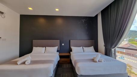 Room, Quadruple