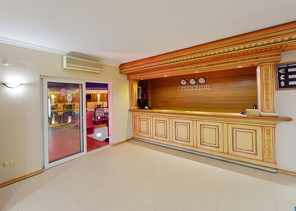 Tropicana Beach Apartments 5/38