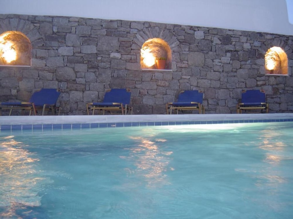 Yanna Luxury Suites 38/47