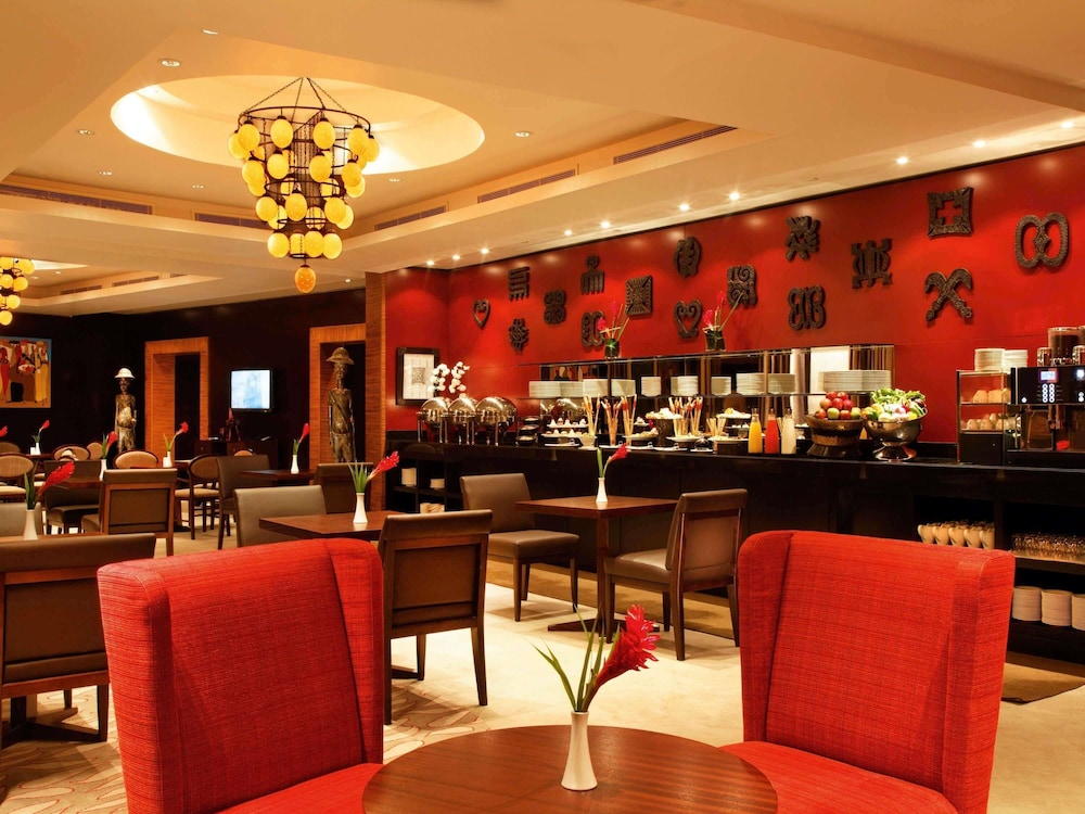 Movenpick Ambassador Hotel Accra 35/50