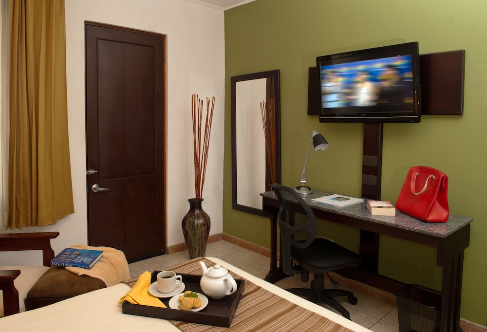 Hotel Suites And Apartments La Sabana 27/39