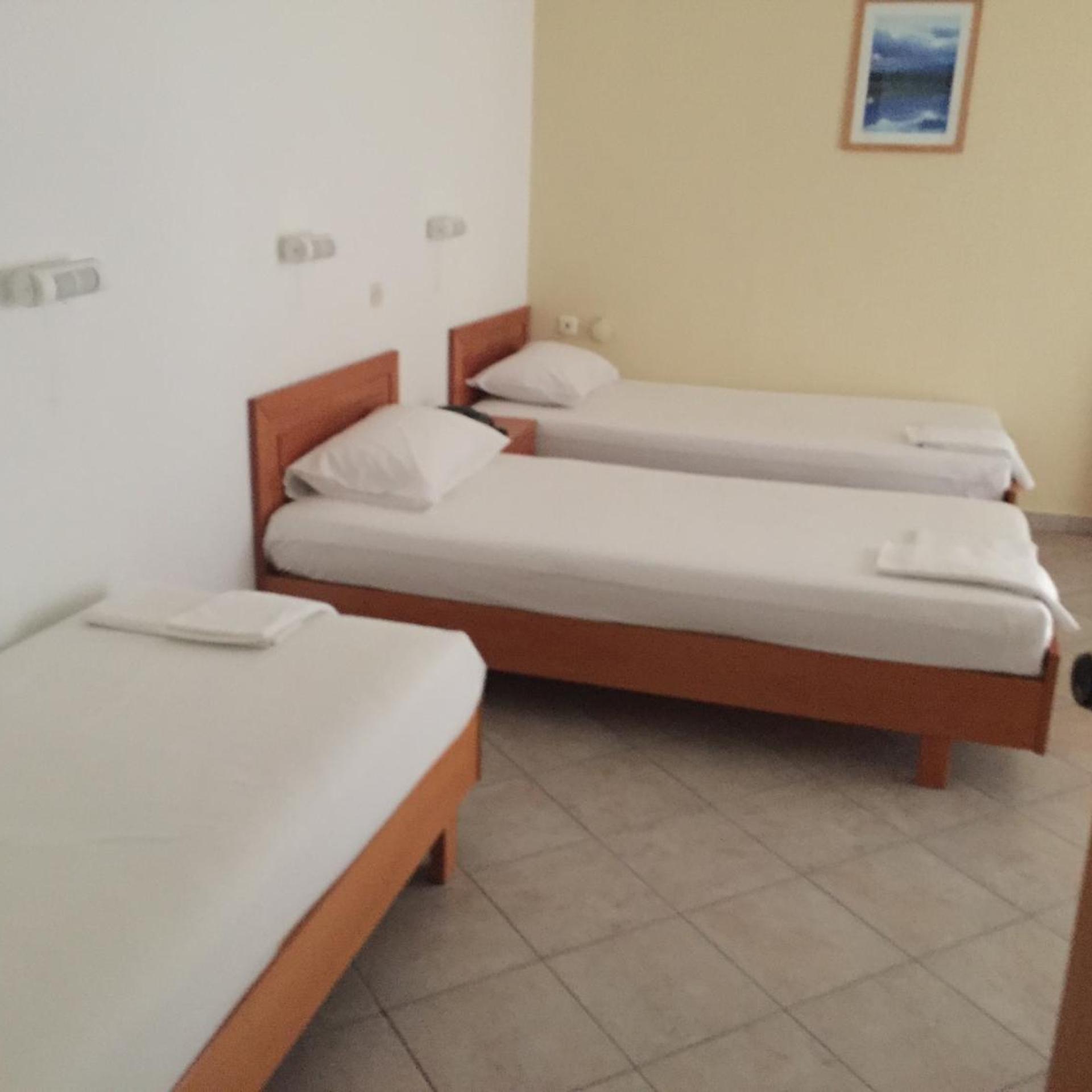Room, Triple