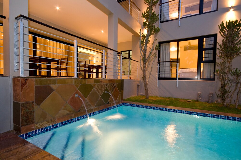The Hub Boutique Hotel 35/38