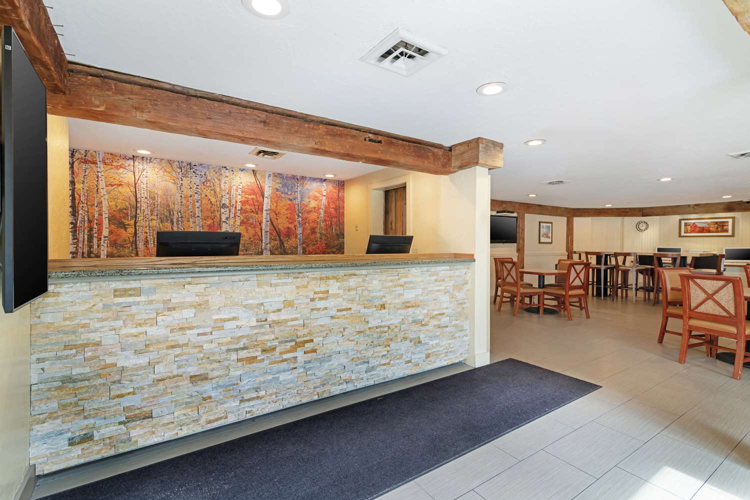 Best Western Inn & Suites Rutland-Killington 11/48