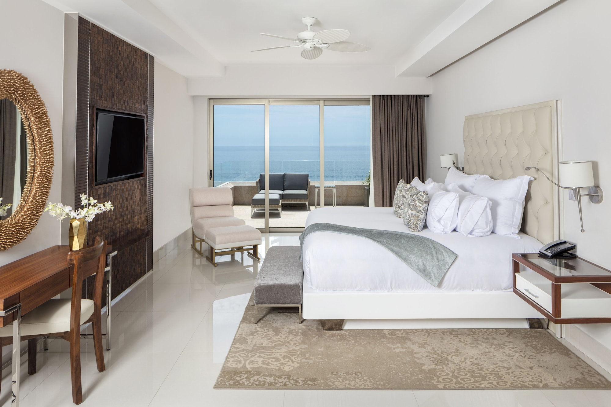 4 BEDROOMS, SUITE, OCEAN FRONT