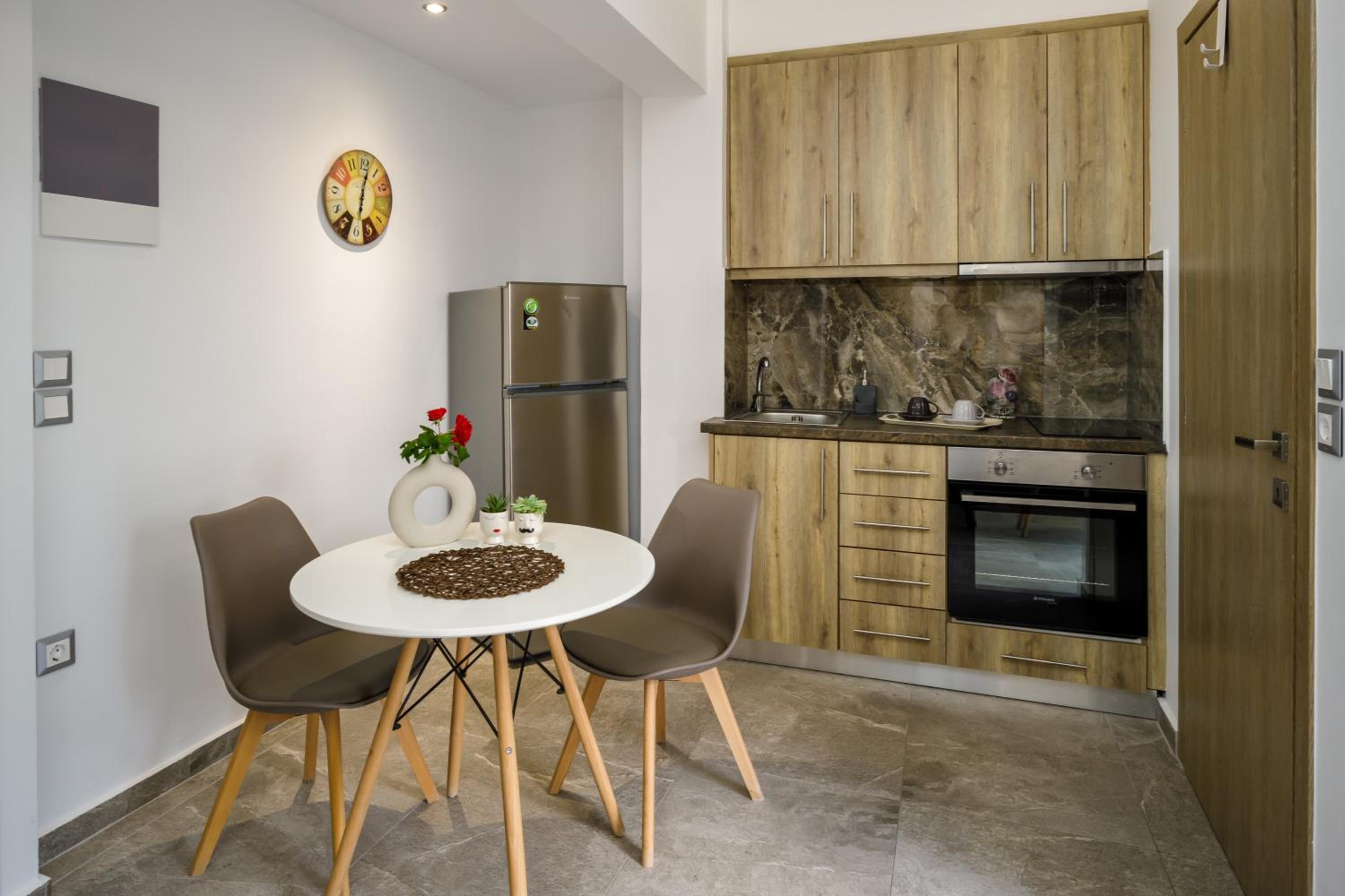 Semes Luxury Apts By Estia 7/20