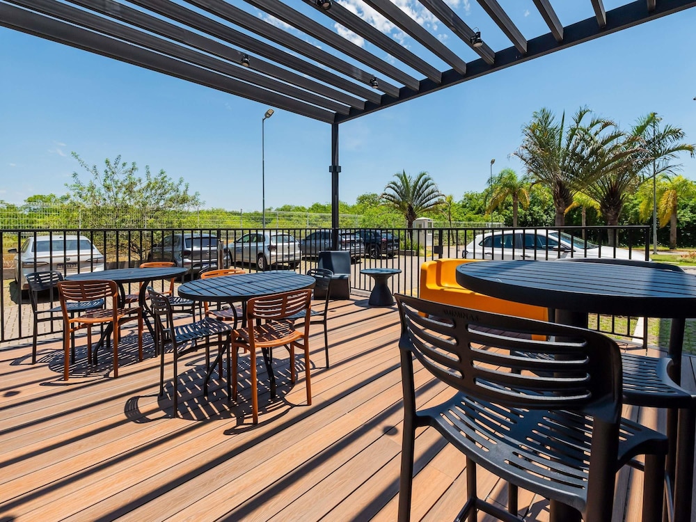 Ibis Porto Alegre Assis Brasil 57/74