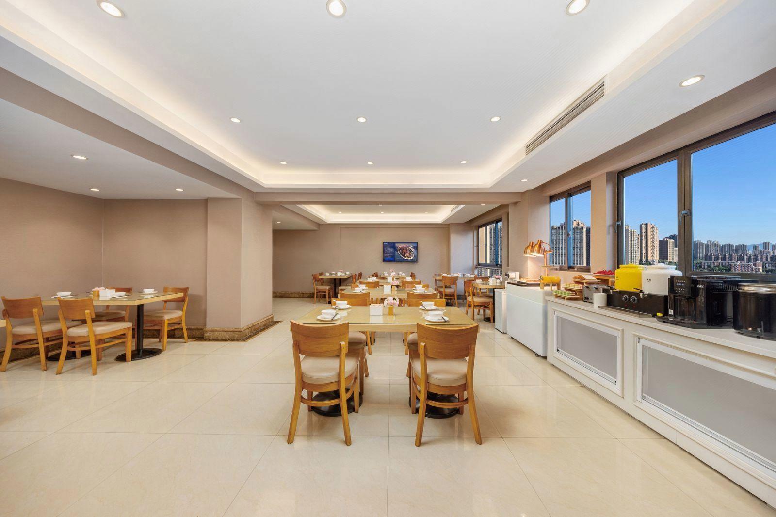 Vienna Hotel (Chongqing University Town) 40/45