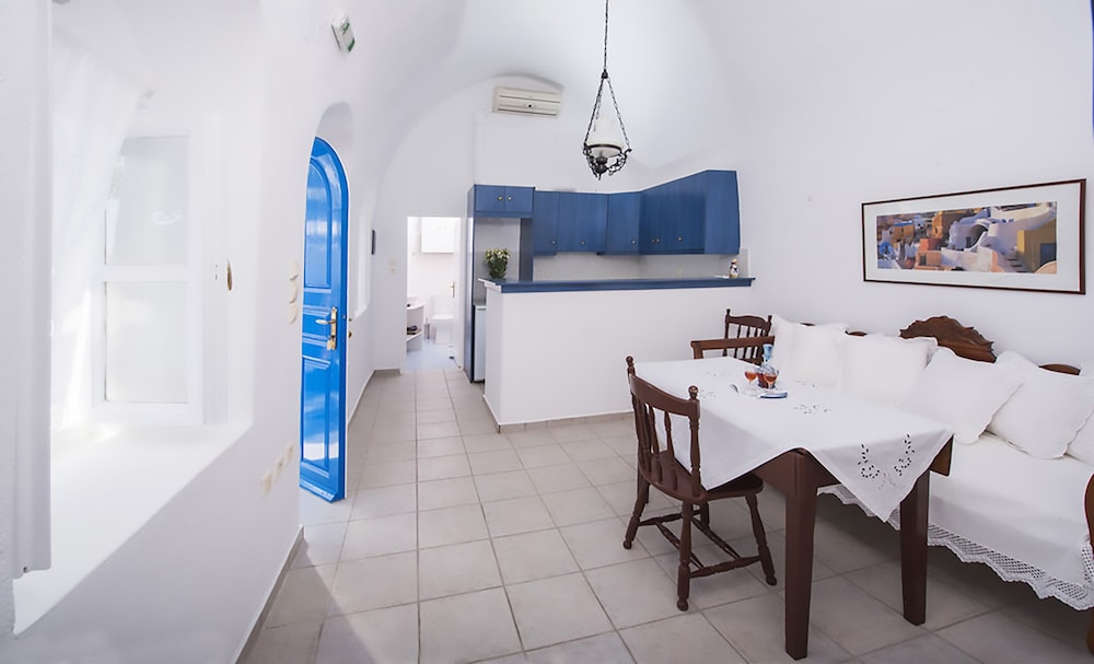 Kadia Traditional Residences 32/50