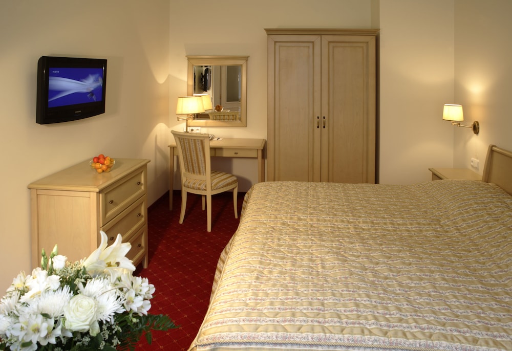Schlosspark Spa Hotel 35/50