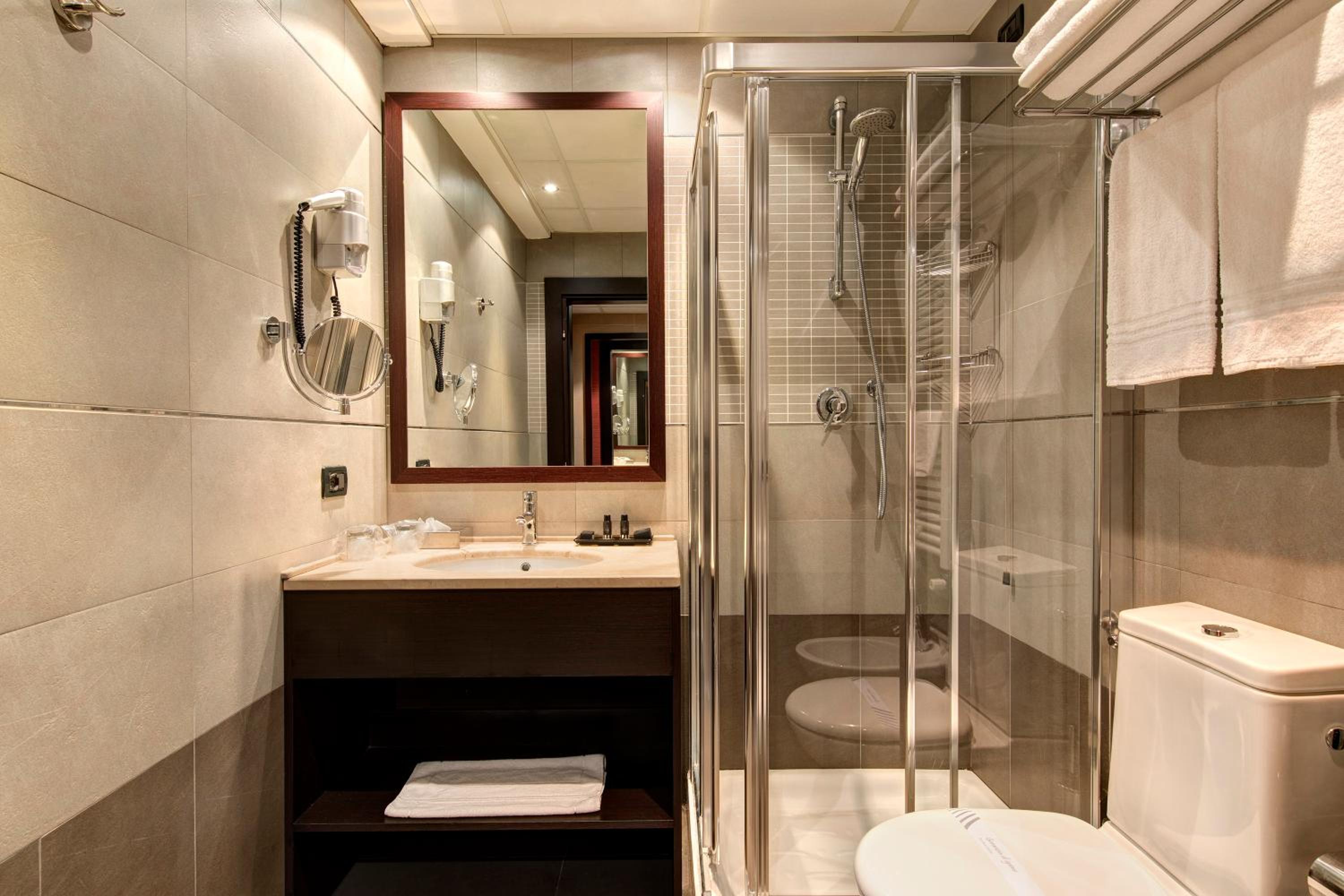 غرفة ثلاثية بسرير كينج وسرير فردي، Best Western Gorizia Palace Hotel 5/8
