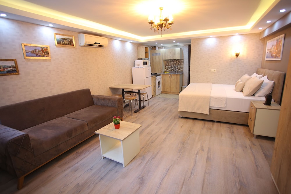 La Casa Suites 16/34