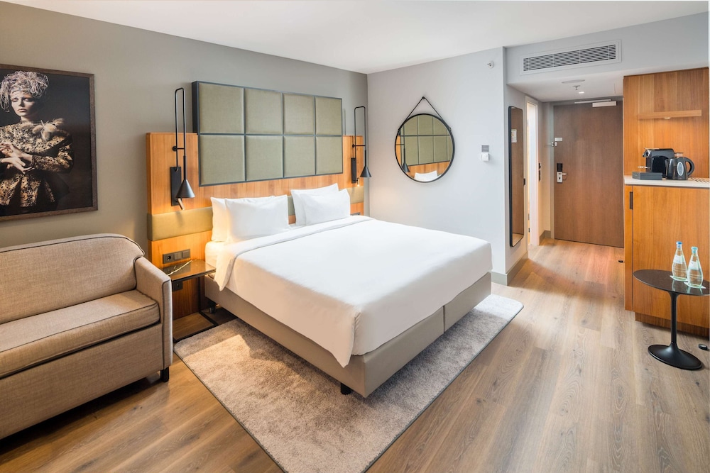 غرفة قياسية بسرير فردي