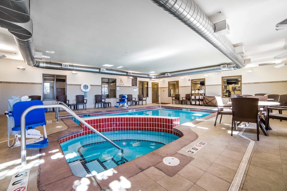 Comfort Inn & Suites Cheyenne, WY 4/41