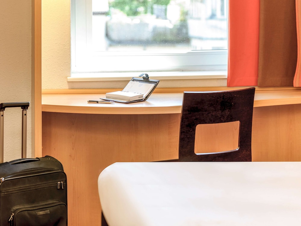 IBIS KONSTANZ 32/79