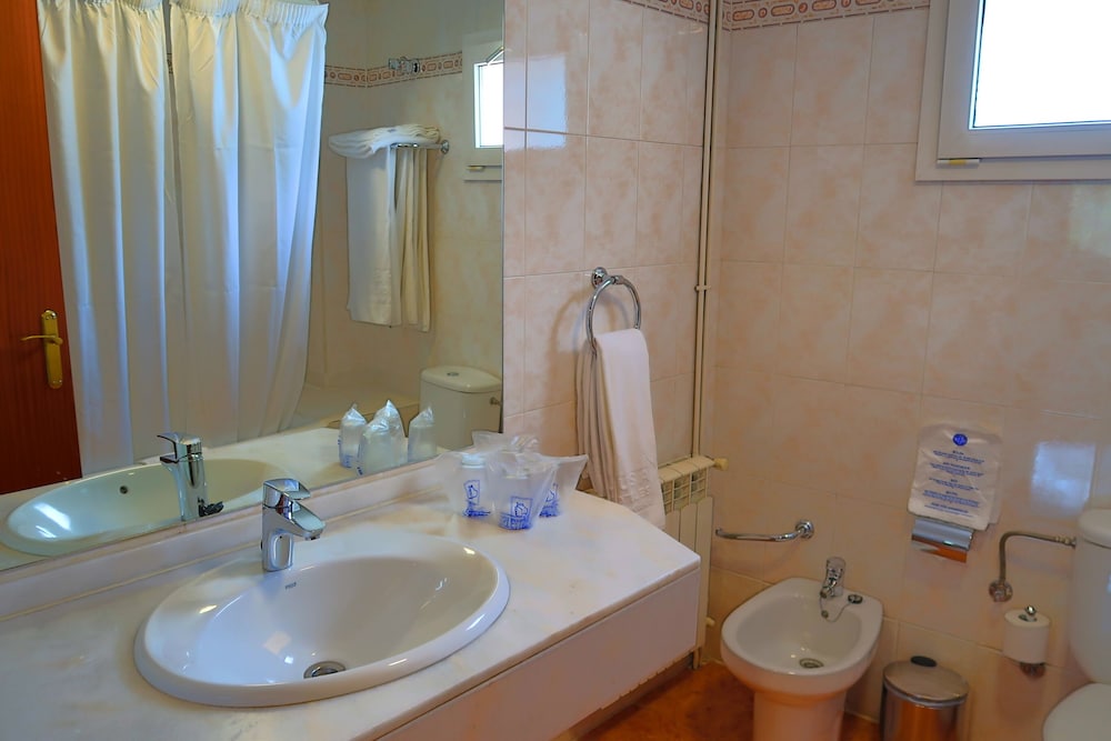 Hotel Urogallo (ex Husa) 38/46