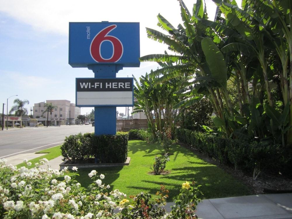 Motel6 Anaheim, CA 34/38