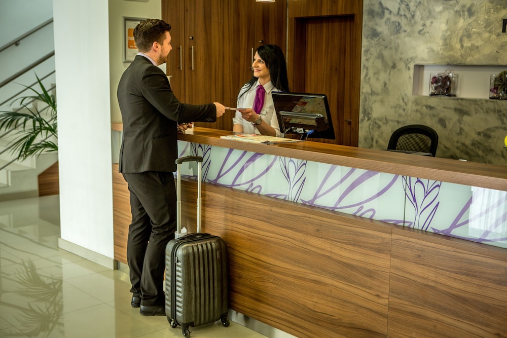 Hotel Saffron 54/64