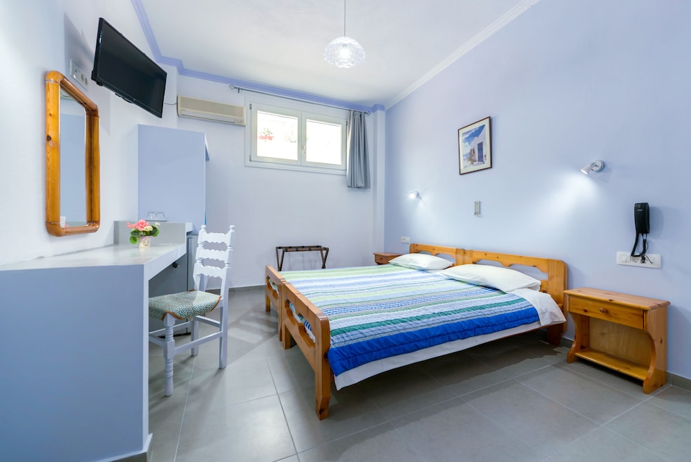Akis Hotel 8/50
