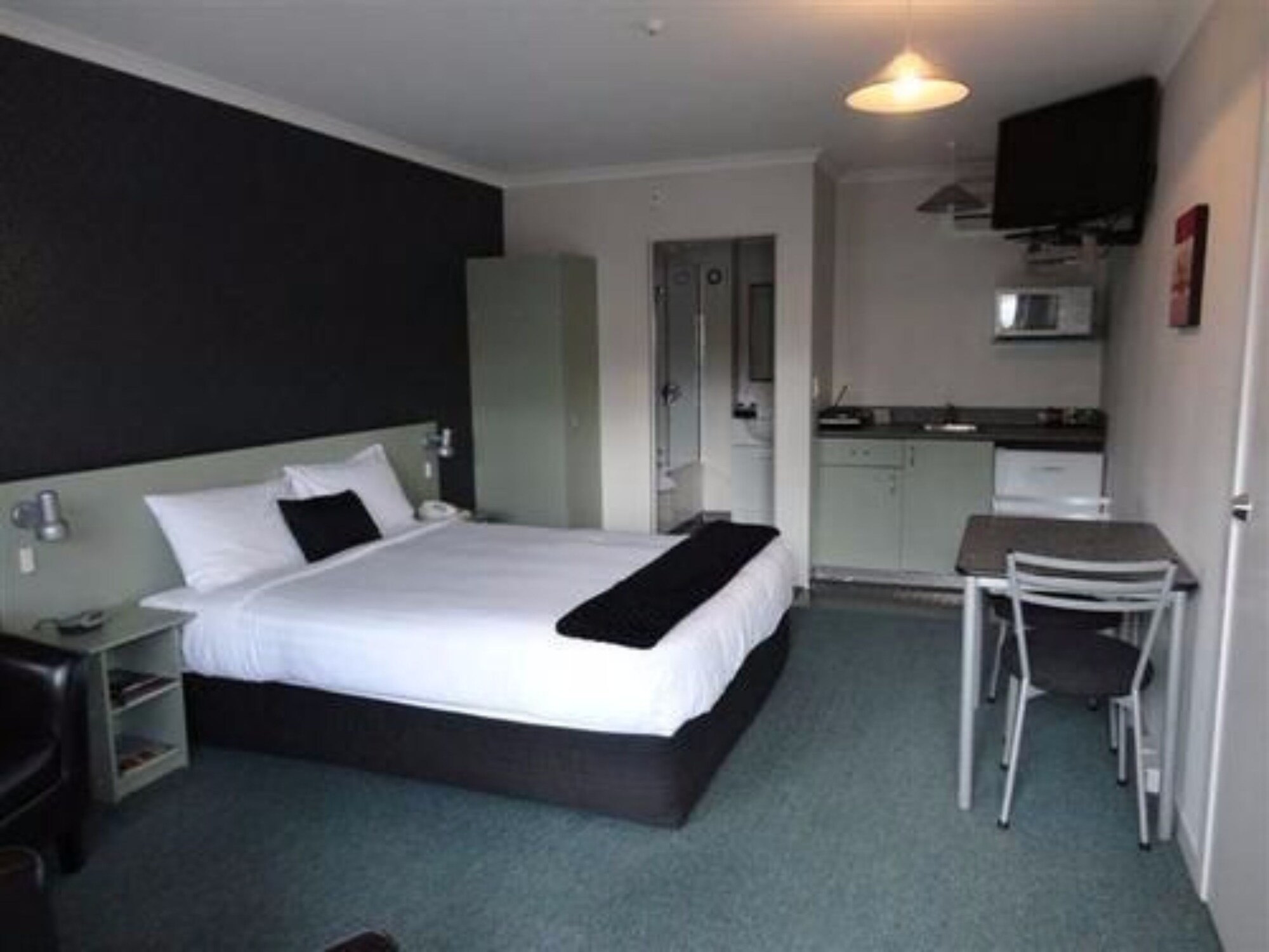 SPA, STUDIO, QUEEN BED