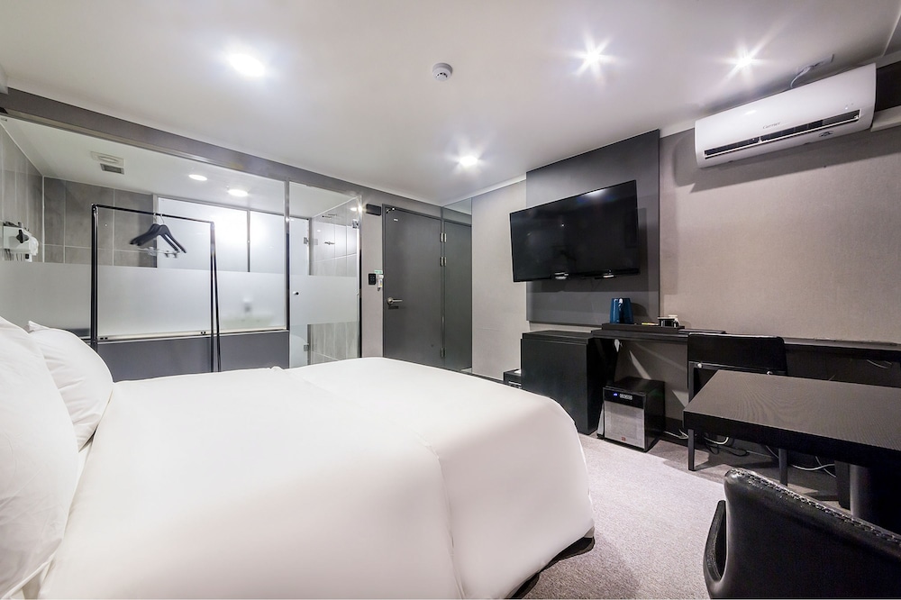 Deluxe, Queen Bed, No Parking، Pyeongtaek Stay Hotel 3/6