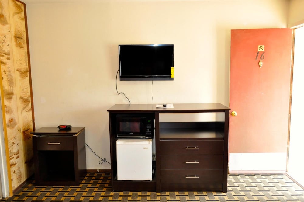 Andrews Motor Inn 7/51