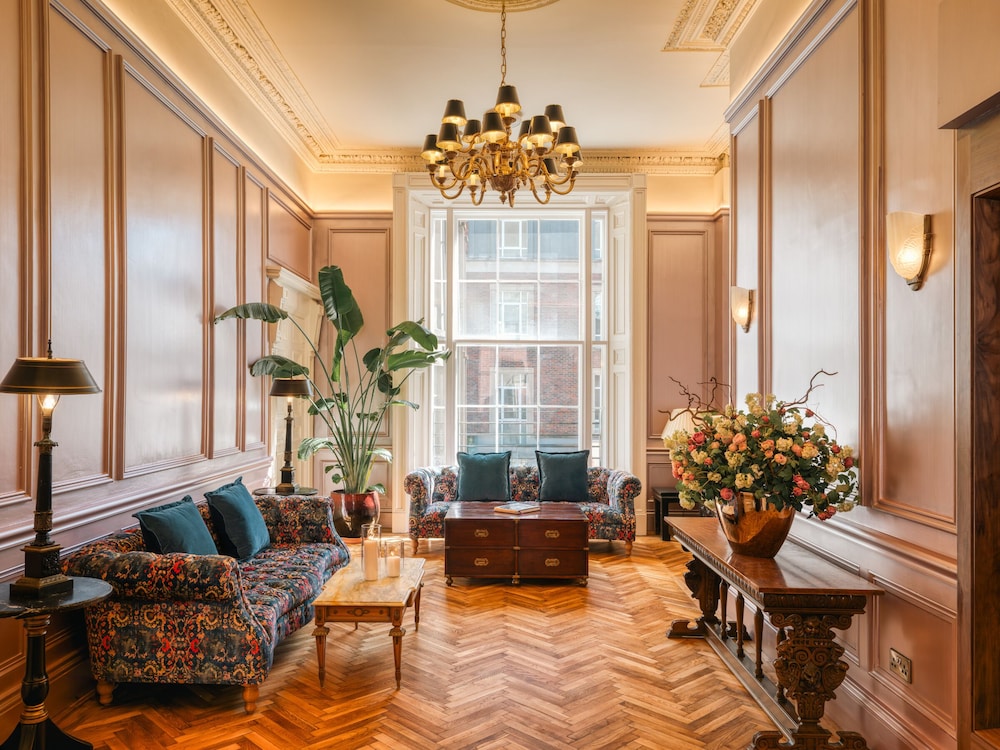 Albany House Hotel 43/57