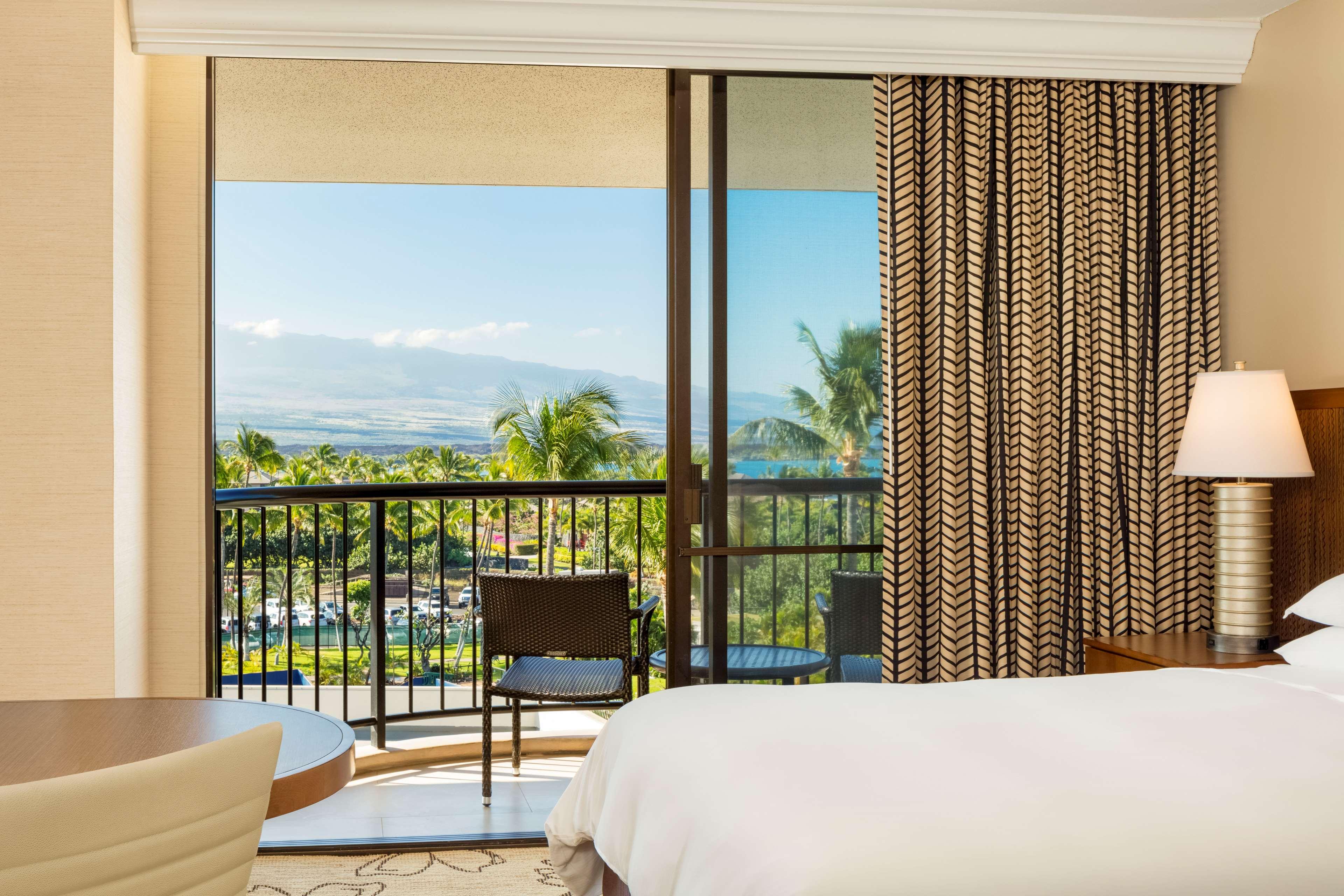 Room, Twin Beds, Resort View