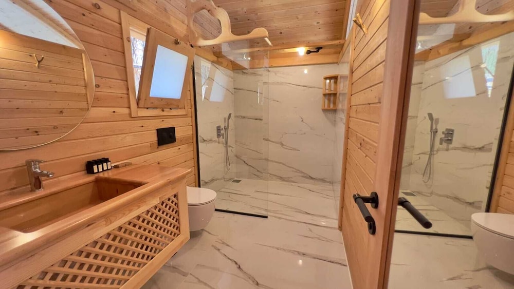 Room, 2 King Beds, Private Pool, Hot Tub, Kitchen