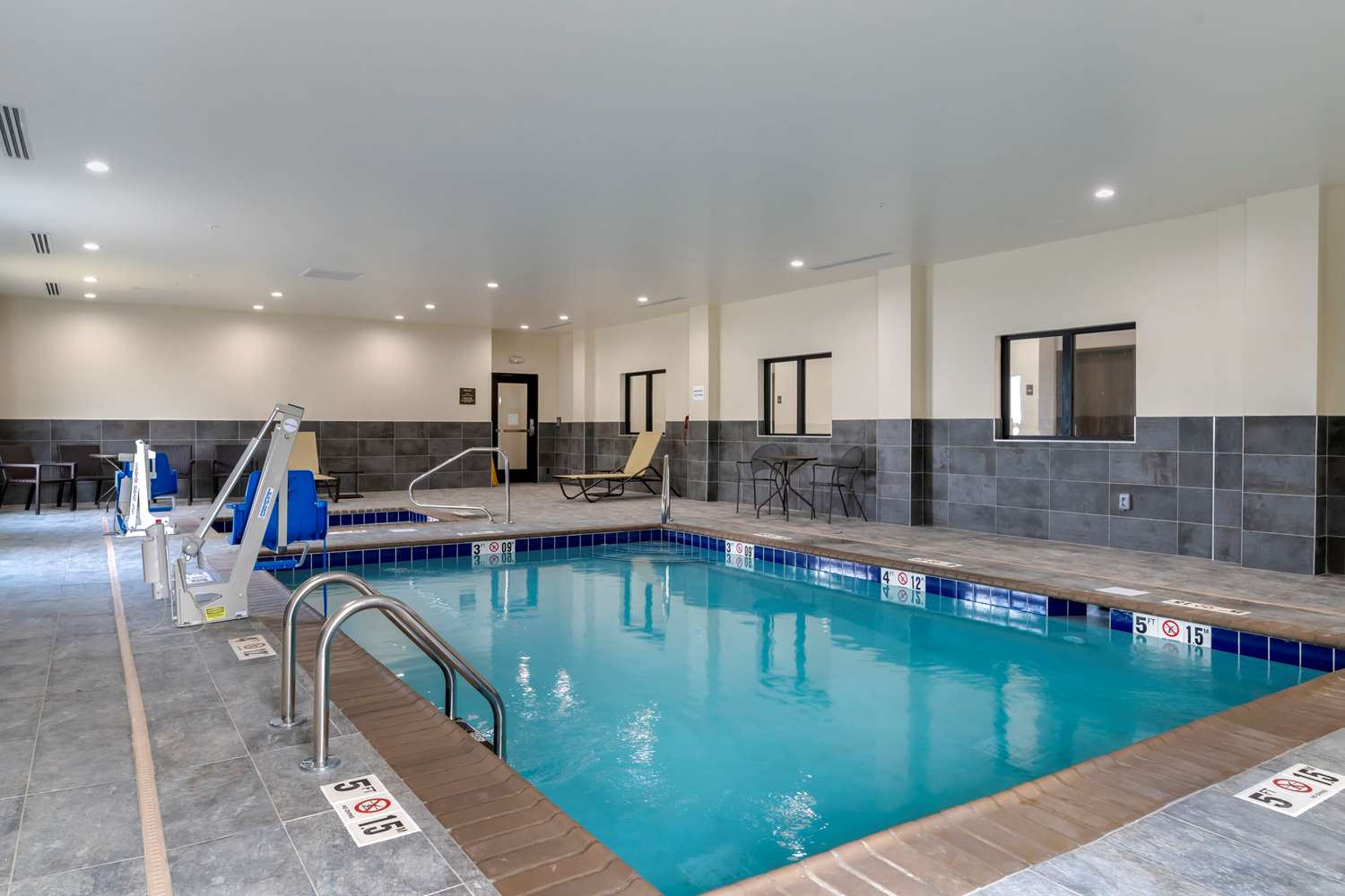 Comfort Suites Paducah Mall Area 17/29