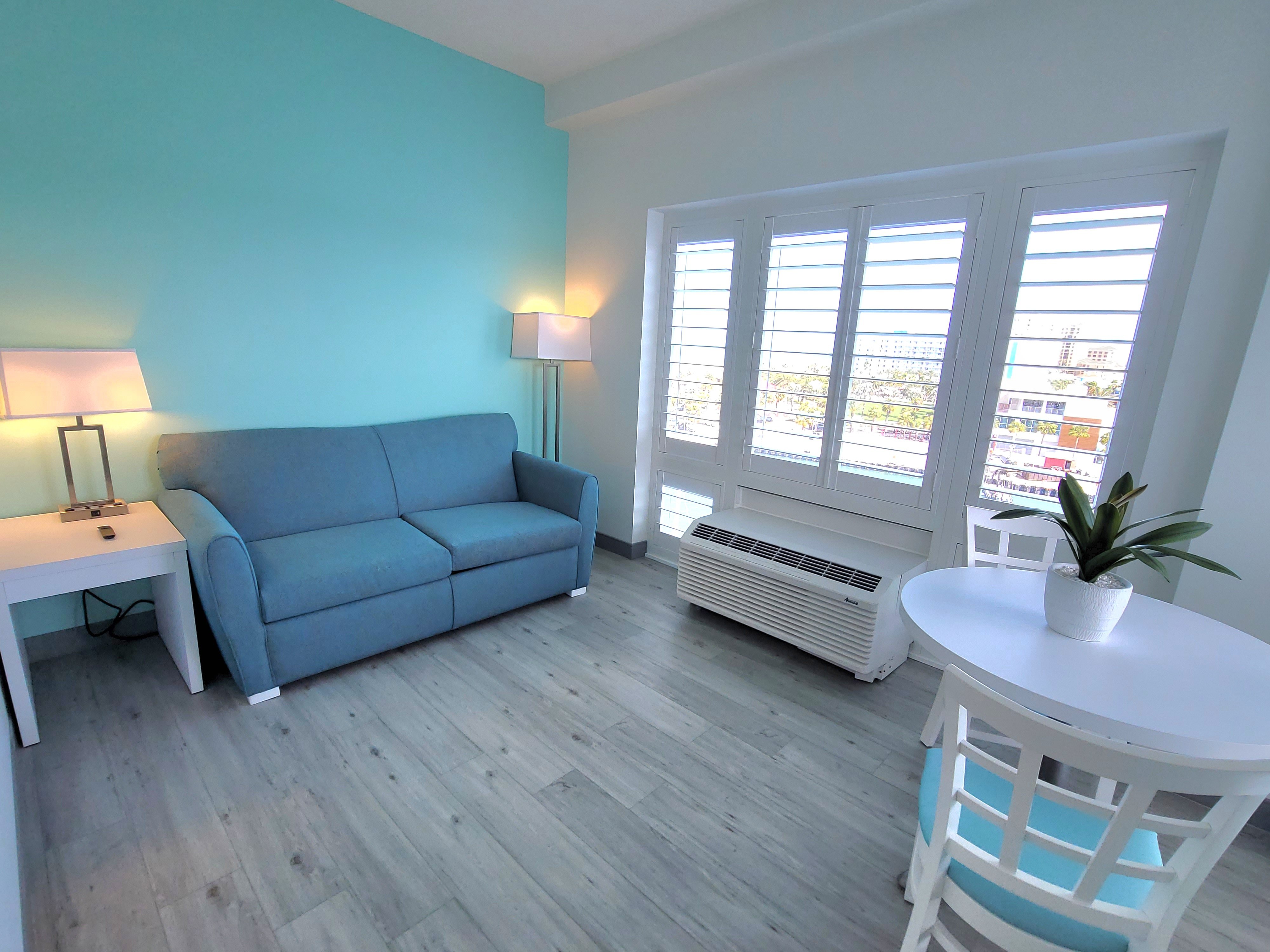 ChartHouse Clearwater Beach Marina Hotel 52/67