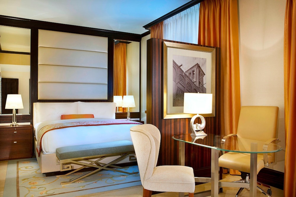 The Ritz Carlton Abu Dhabi Grand Canal 5/63