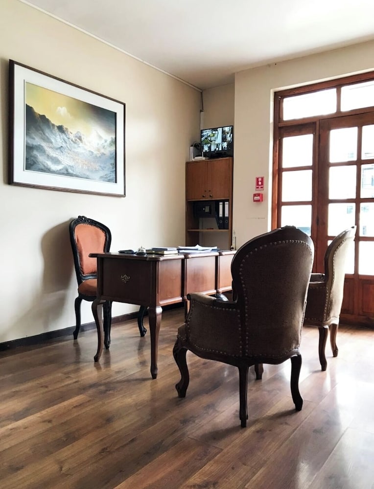 Hotel Muros Quito 50/52