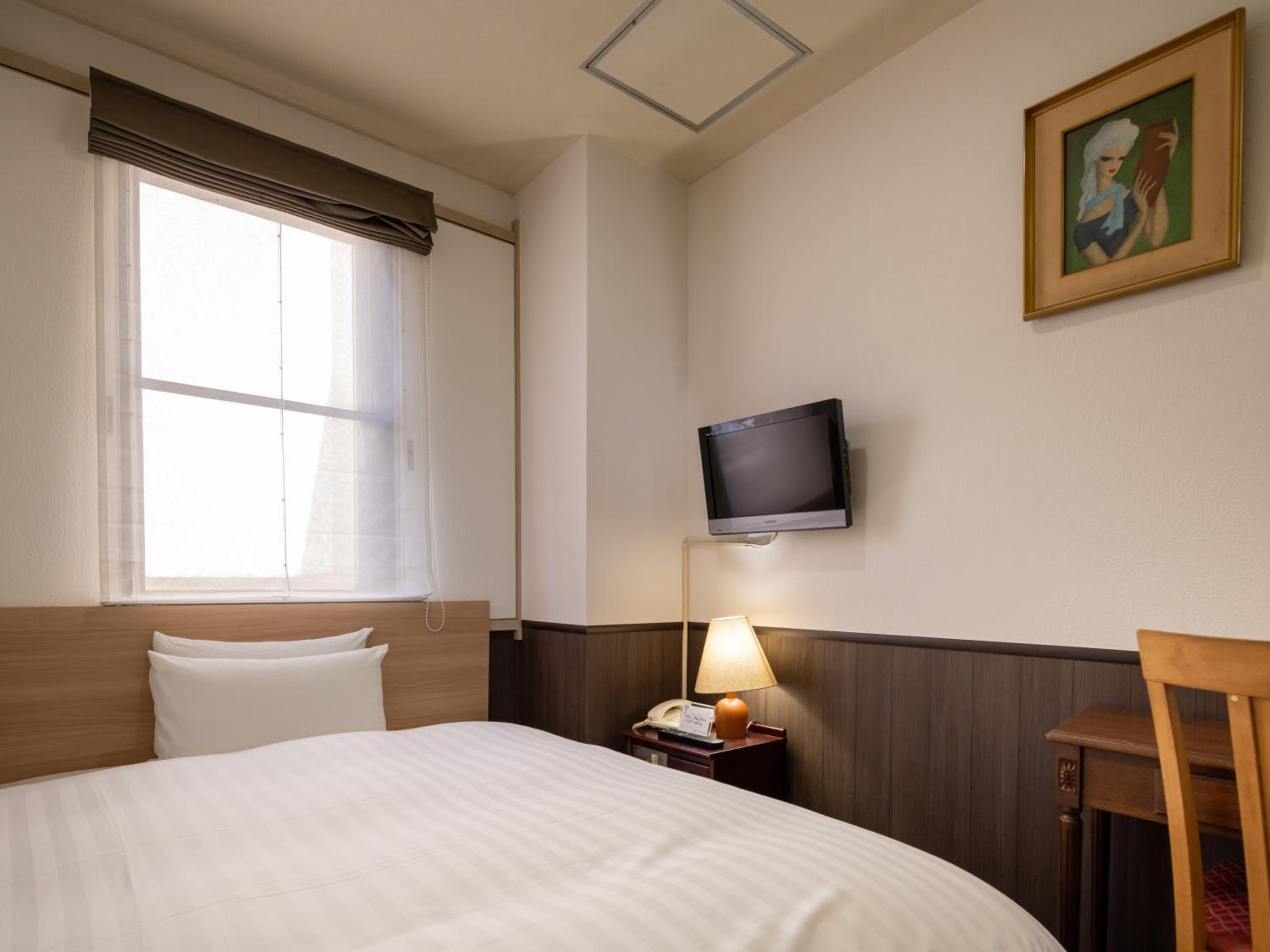 Semi Room, Semi Double Bed