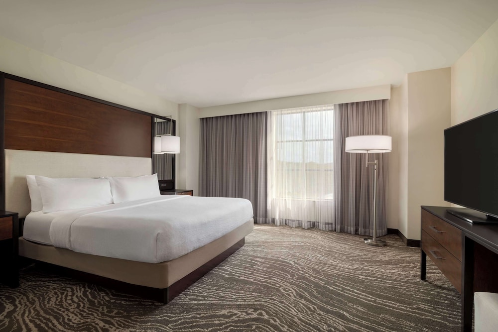 Hospitality, Suite, King Bed, Accessible