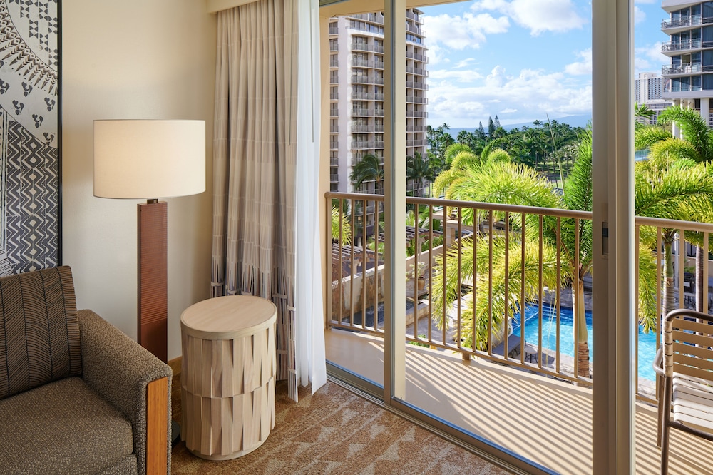 Embassy Suites By Hilton Waikiki Beach Walk 10/42
