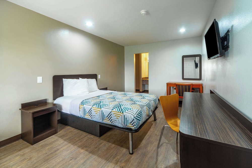 Motel6 Livingston, TX 24/53