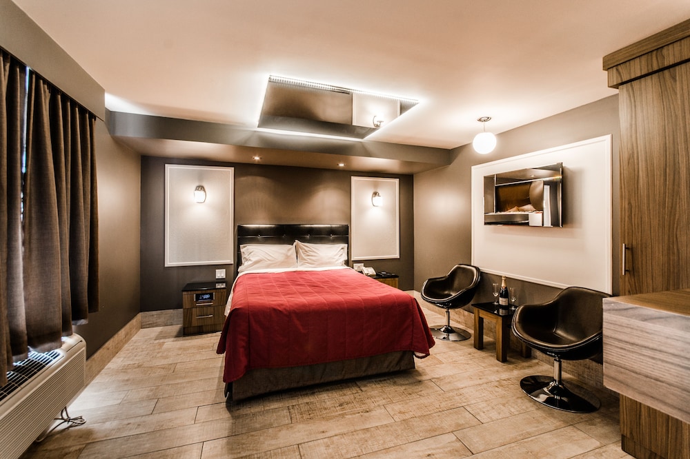Olux Hotel Motel Suites 23/71