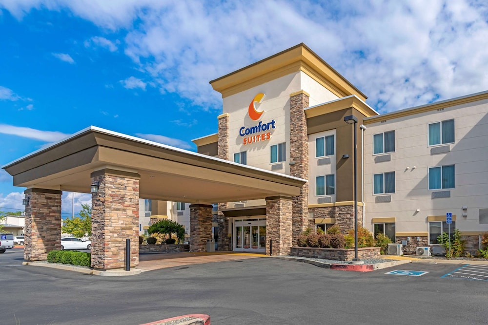 Comfort Suites Redding - Shasta Lake 44/52